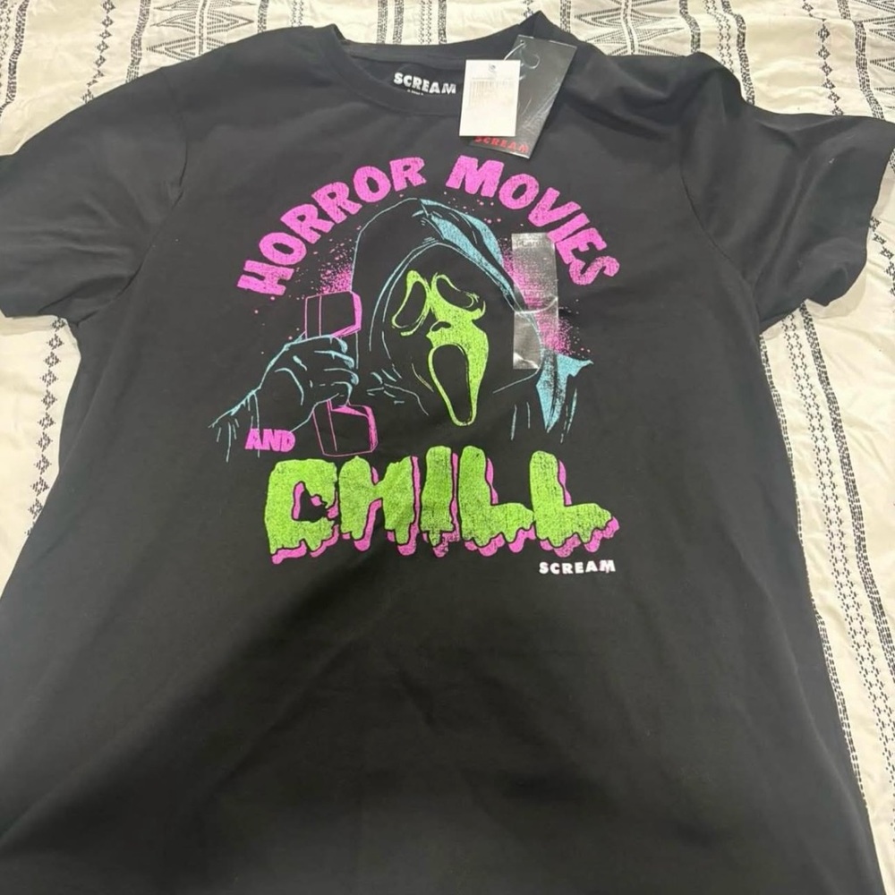 Screen Halloween Graphic T-Shirt